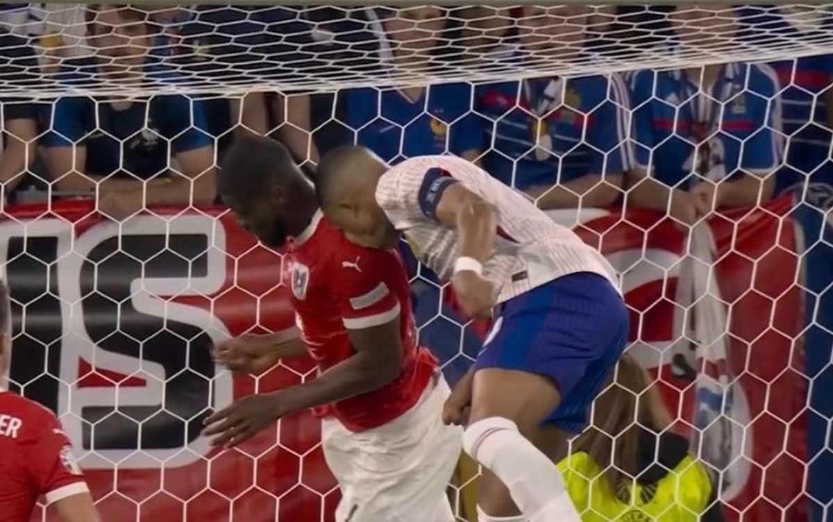 Mbappe, lovit în Franța - Austria