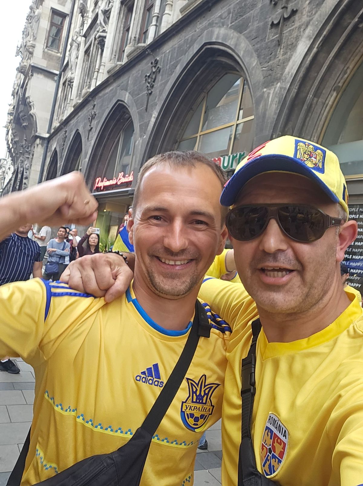 Fanii României au început petrecerea în Marienplatz din week-end, în așteptarea meciului cu Ucraina