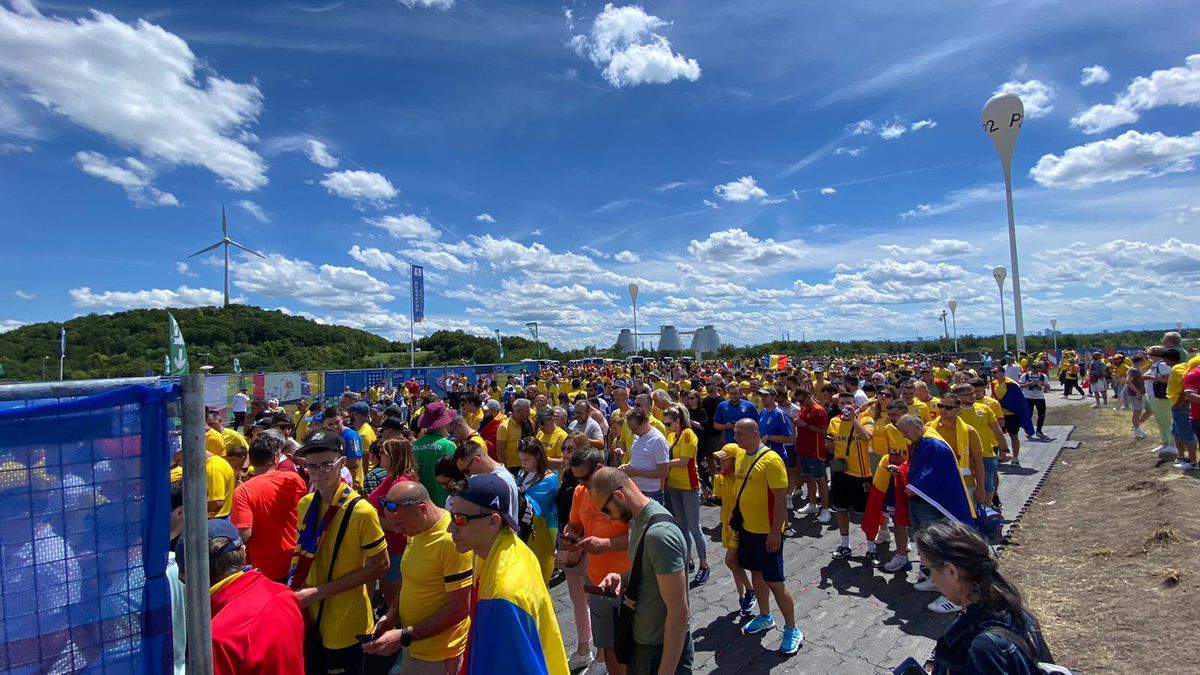 Suporterii României au ajuns la stadion înainte de meciul cu Ucraina