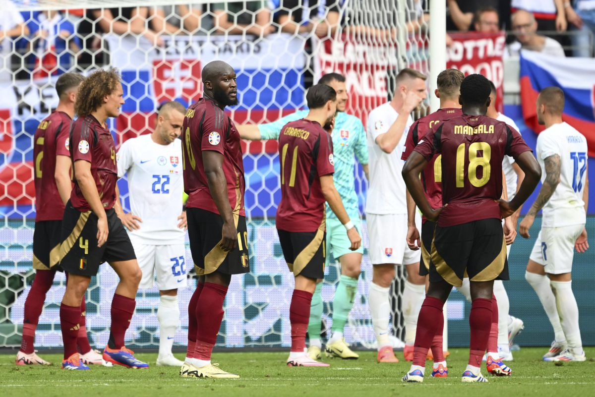 Cine anticipa așa ceva în grupa României? Clasament uluitor după șocul Belgia - Slovacia 0-1