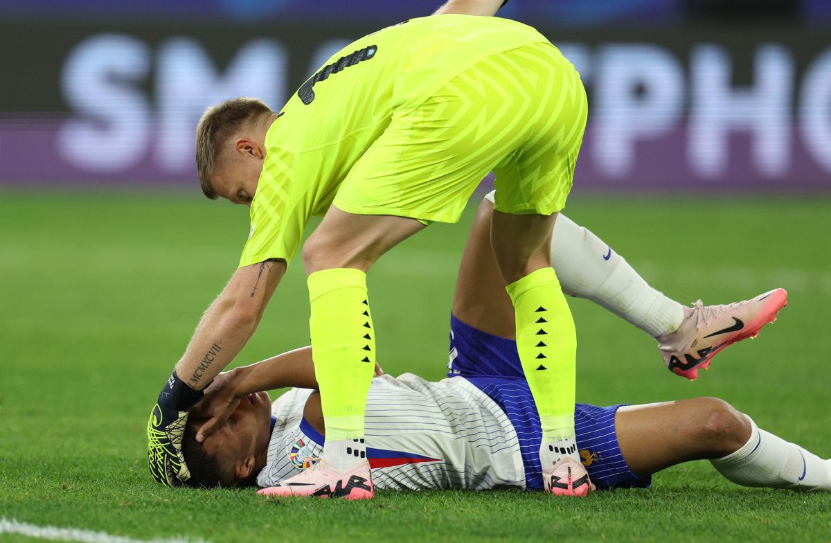 Mbappe, lovit în Franța - Austria