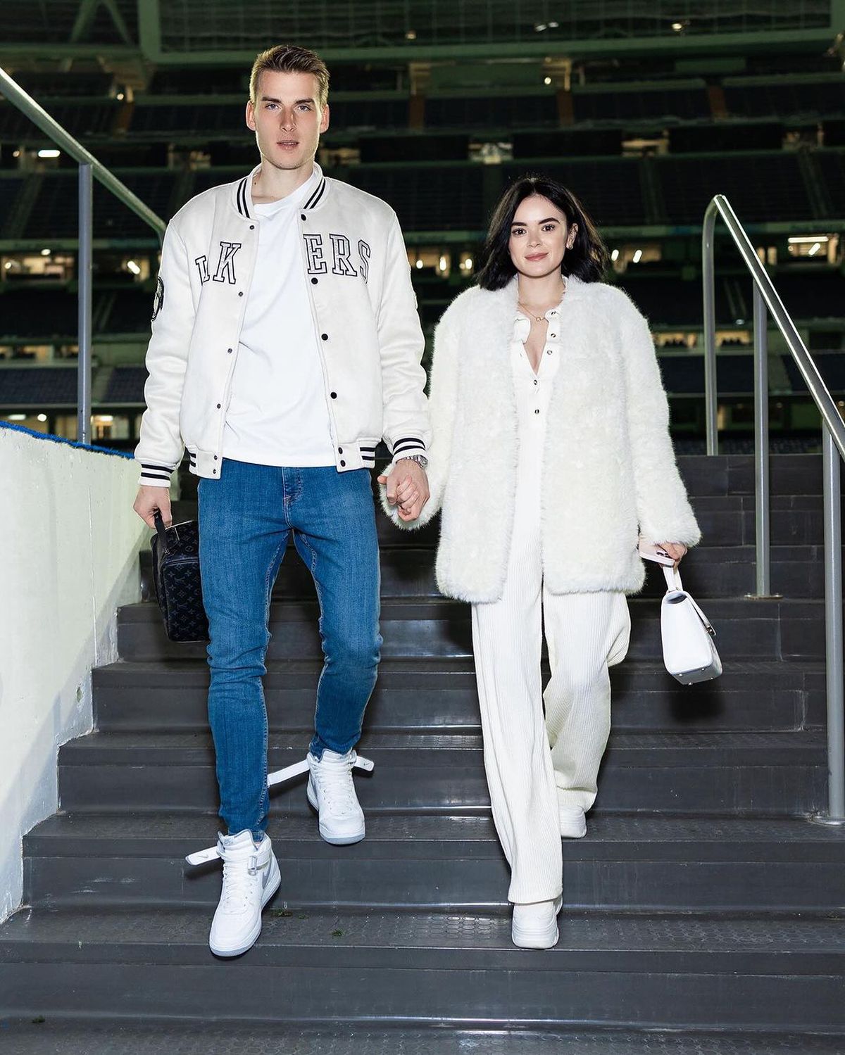 Luptă aprinsă în tribune la debutul de la Euro! Cum arată iubitele jucătorilor ucraineni