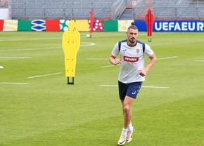 Cum văd spaniolii meciul de debut al României în grupa E: „Drăgușin îi «calculează» prețul lui Dovbyk” + Pronosticul anunțat de Marca!