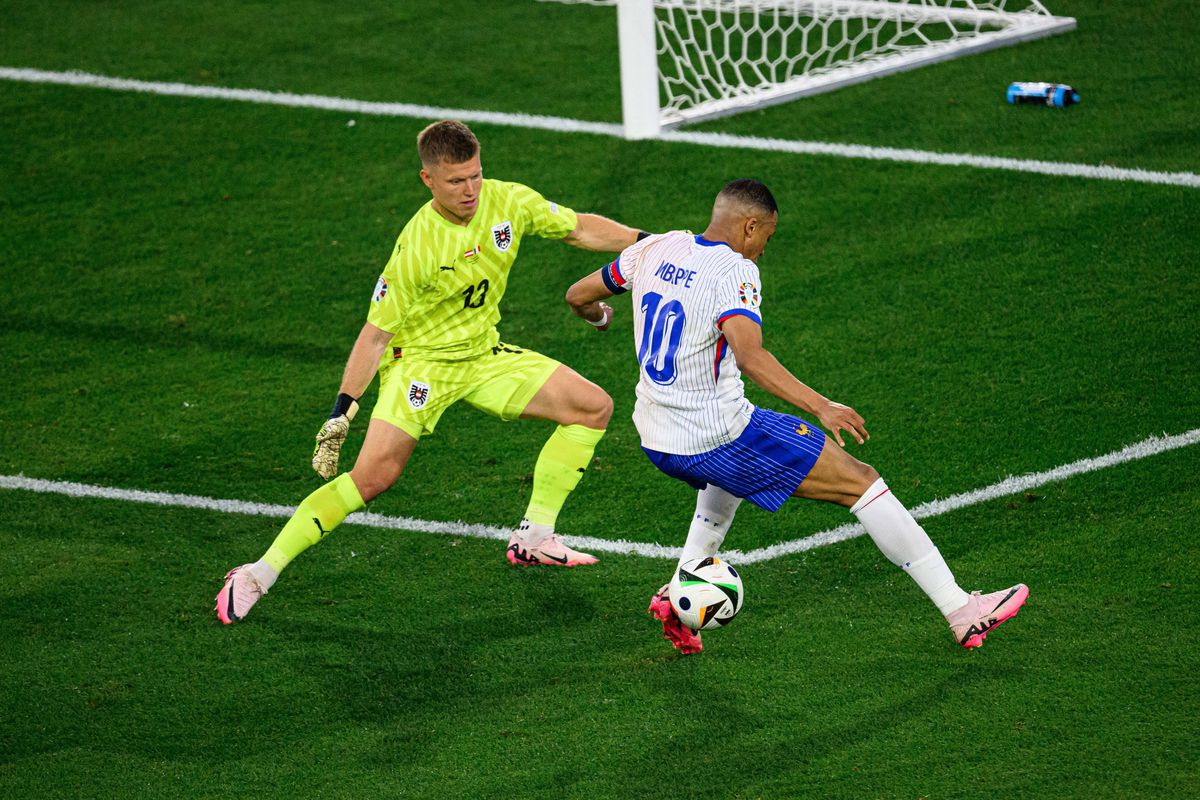 Franța, victorie chinuită și cu mult sânge în primul meci la EURO 2024 » Mbappe a ratat din toate pozițiile și a ieșit cu nasul spart de pe teren! Adieu, Germania?