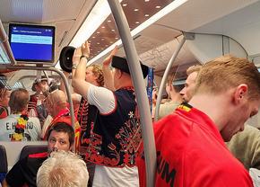 Belgienii au făcut SHOW în tren după înfrângere, au cutremurat vagonul! + Au scandat un nume de fotbalist care NU este la Euro