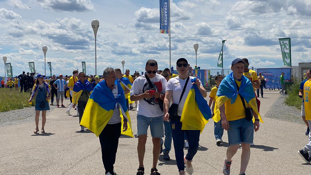 Suporterii României au ajuns la stadion înainte de meciul cu Ucraina