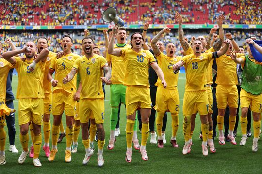 Ianis Hagi, șef de galerie după ce România a învins-o pe Ucraina / foto: Getty Images