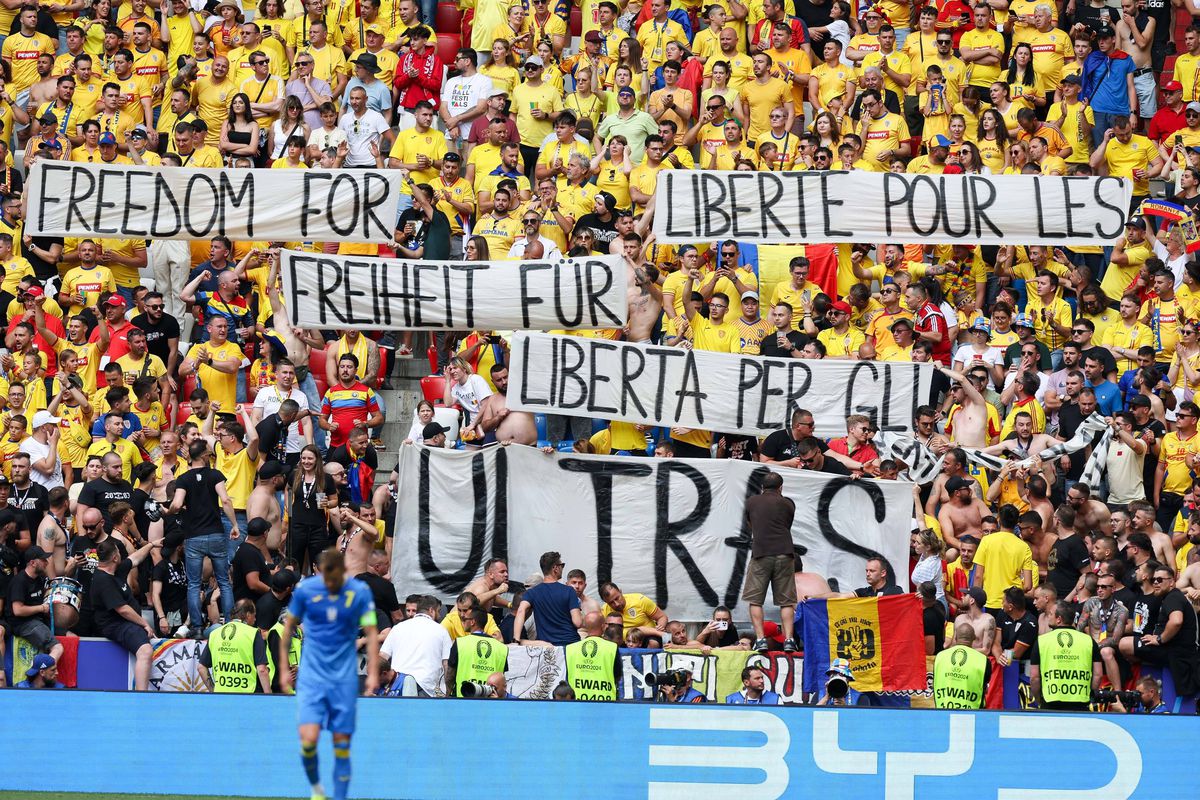 Au plâns ca niște copii! Cadre emoționante la întâlnirea dintre „tricolori” și familiile prezente la Munchen