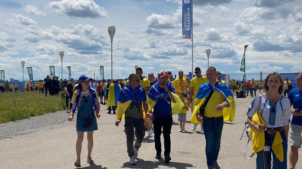 Suporterii României au ajuns la stadion înainte de meciul cu Ucraina