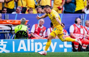 Lunin a fost cu românii! Portarul Ucrainei s-a păcălit la golul de 2-0 al lui Răzvan Marin