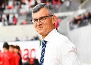 Ioan Ovidiu Sabău a fost prezentat de Farul. Salariu de top în Superliga