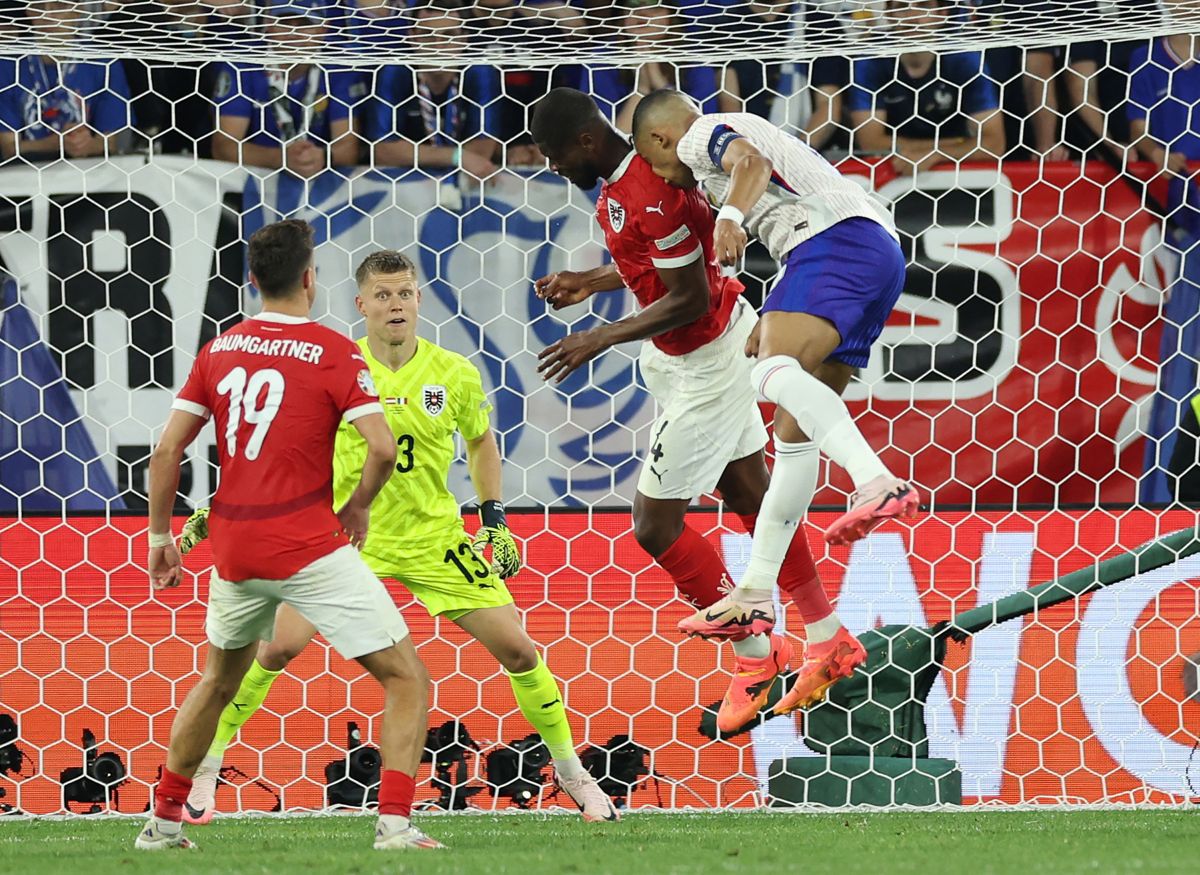 Mbappe, lovit în Franța - Austria