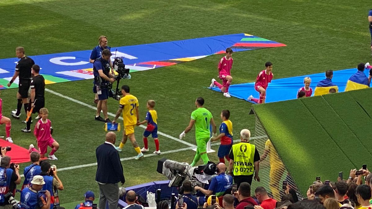 Au plâns ca niște copii! Cadre emoționante la întâlnirea dintre „tricolori” și familiile prezente la Munchen