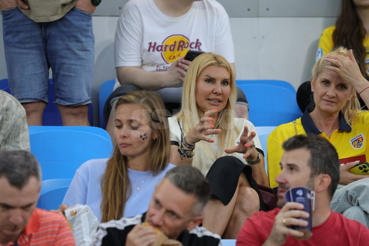 Ghici cine a venit la Bratislava! Personaj-cheie din fotbalul românesc, prezent lângă Răzvan Burleanu la România - Slovacia: detaliul de pe ecuson