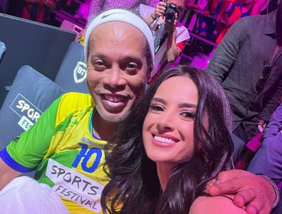 Corina Caragea va fi geloasă! Stelista de la Pro TV, moment unic alături de Ronaldinho: „Sigur vedeți și voi același lucru?”