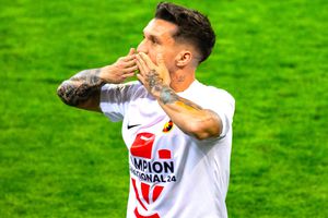 Ultimele decizii la FCSB » Alex Băluță intră la negocieri