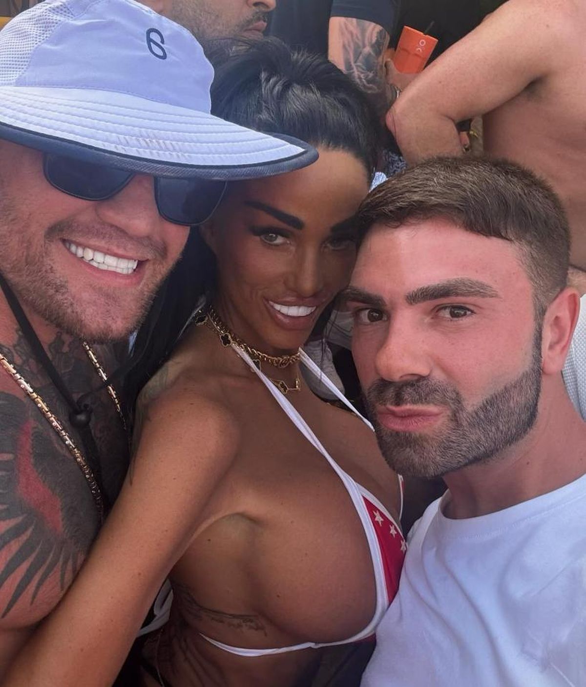 Conor McGregor a lovit un bărbat în club