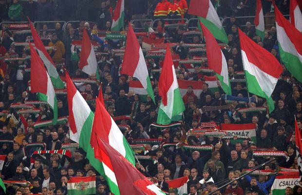 „Șobolani! Ați pus steagul Ungariei!” » Scene uimitoare cu jucătorul așteptat să semneze în orele următoare