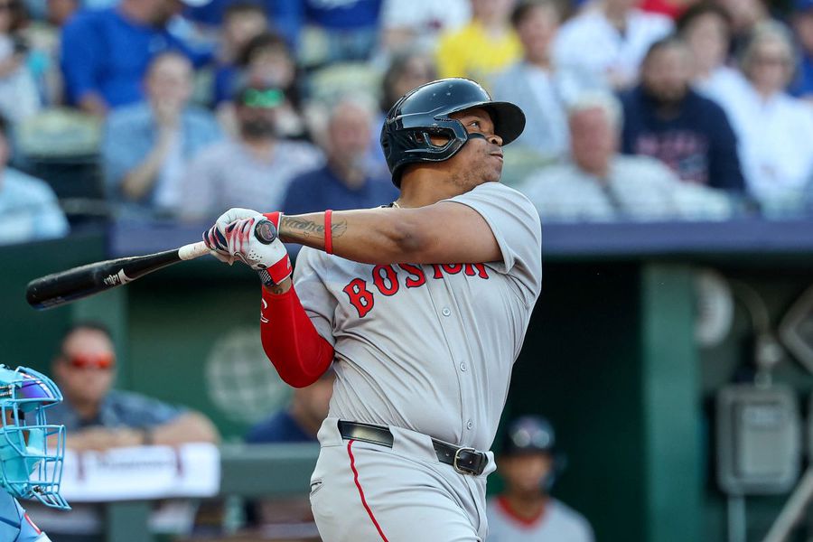 Rafael Devers în acțiune pentru Boston Red Sox / Foto: Imago Scandal pe axa Red Sox - Liverpool din cauza lui Wirtz » Suporterii suspectează o conspirație!