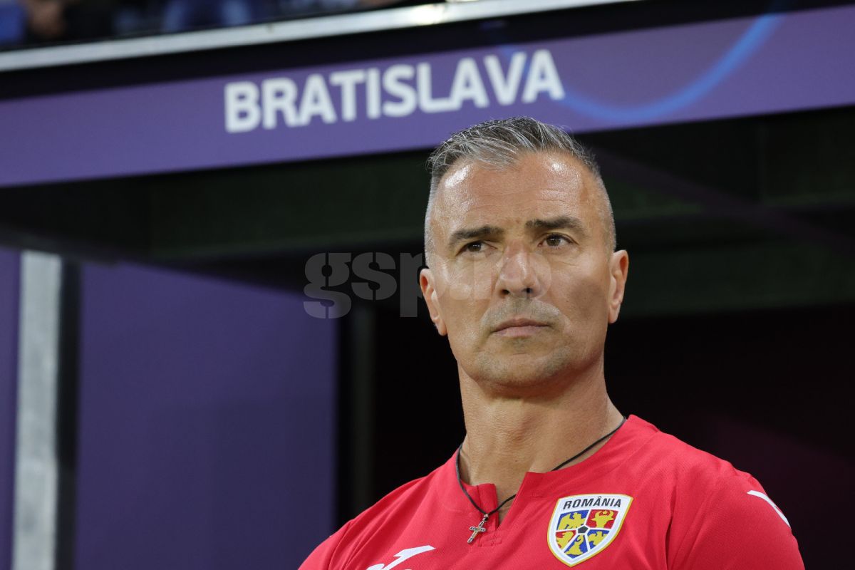 Ghici cine a venit la Bratislava! Personaj-cheie din fotbalul românesc, prezent lângă Răzvan Burleanu la România - Slovacia: detaliul de pe ecuson