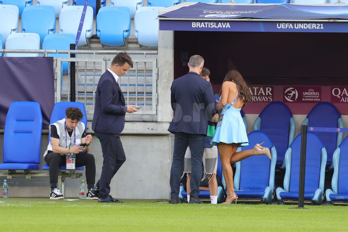 Iubita starului de la Napoli, apariție de cinci stele la ultimul meci al României la Euro U21: „Fanii au vrut să mă atingă!”