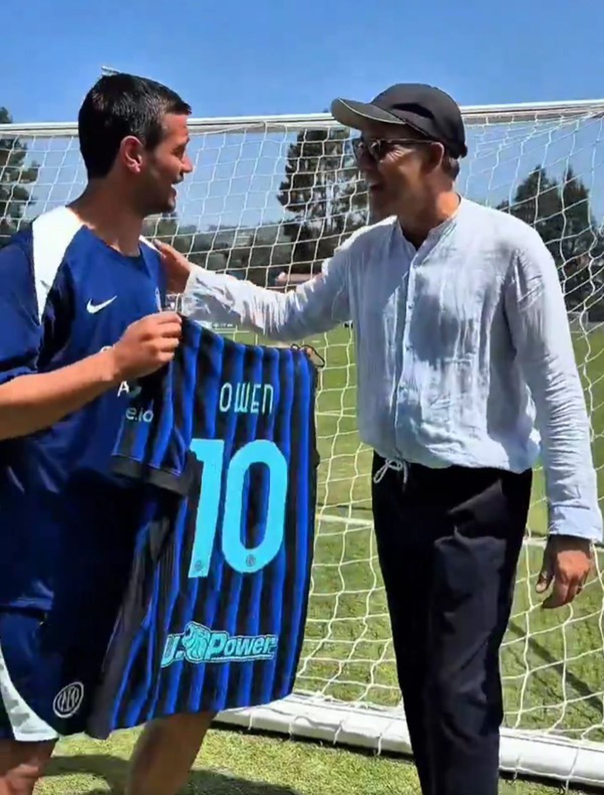 Cristi Chivu a fost vizitat la antrenament în Los Angeles de prietenul său englez, actorul Clive Owen, mare fan Inter