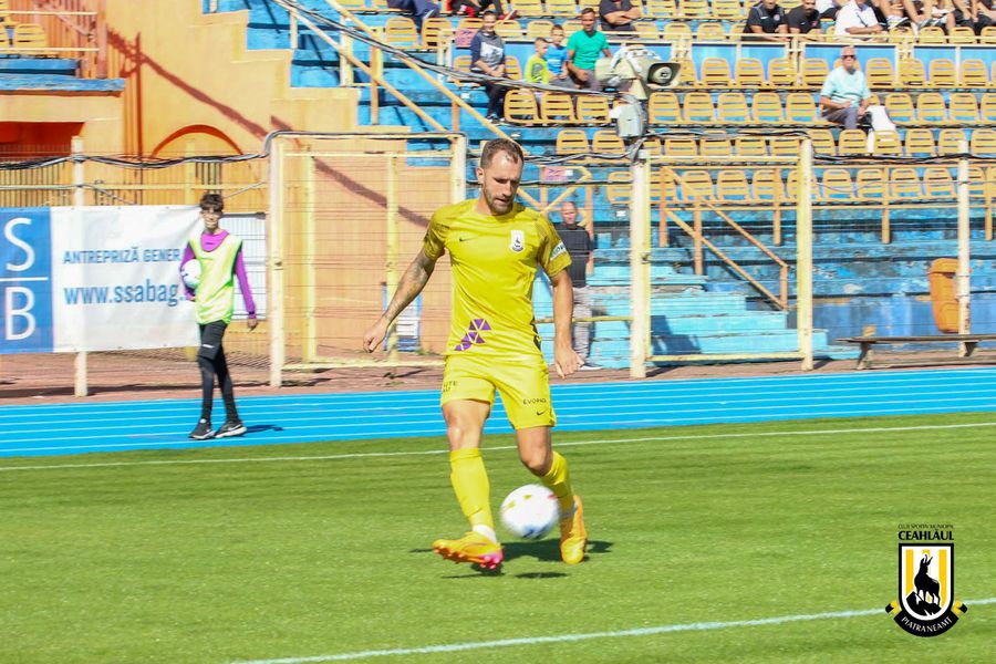 Kamil Wiktorski a semnat prelungirea contractului cu Ceahlăul. FOTO: Facebook @CSM Ceahlăul Piatra Neamț Mișcări de trupe la clubul din Liga 2: doi titulari au semnat prelungirea contractului