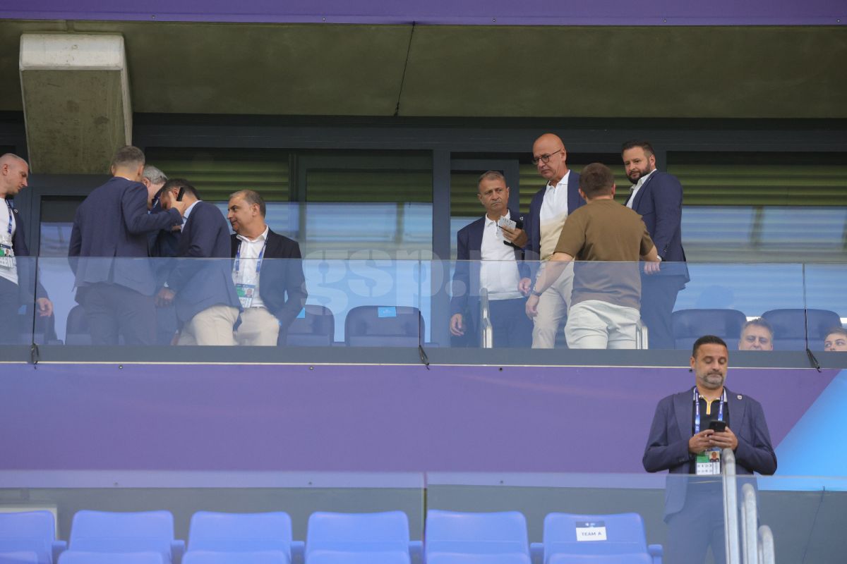 Ghici cine a venit la Bratislava! Personaj-cheie din fotbalul românesc, prezent lângă Răzvan Burleanu la România - Slovacia: detaliul de pe ecuson