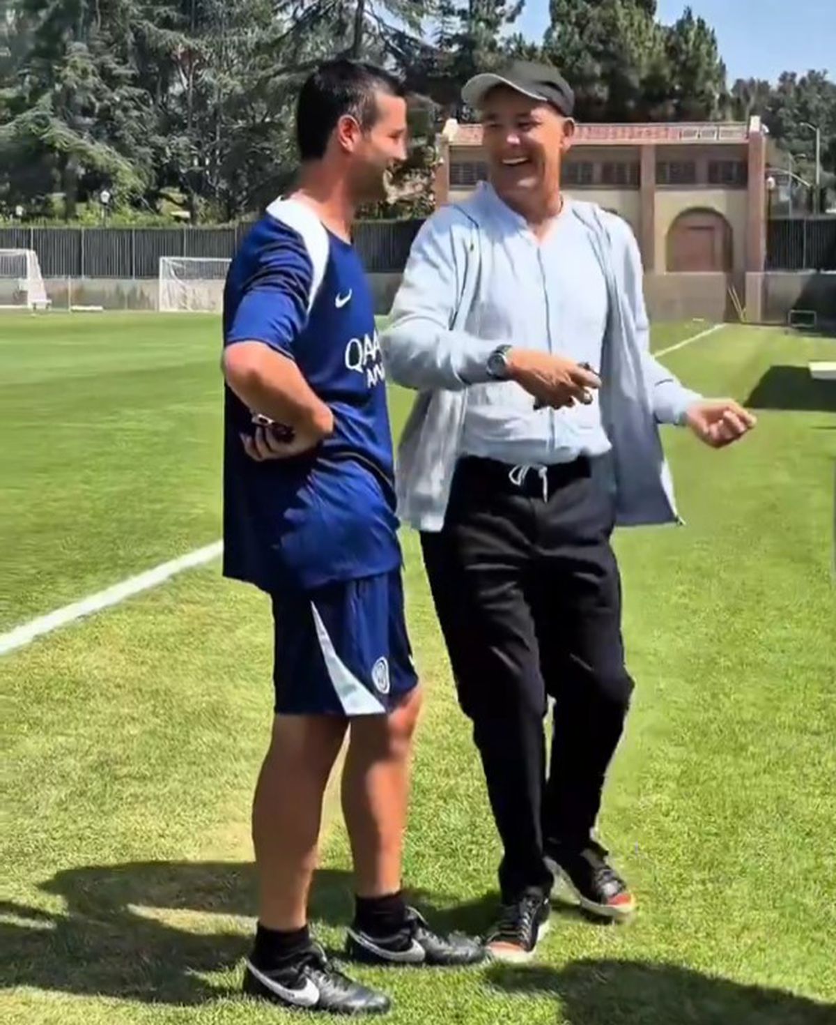 Cristi Chivu a fost vizitat la antrenament în Los Angeles de prietenul său englez, actorul Clive Owen, mare fan Inter