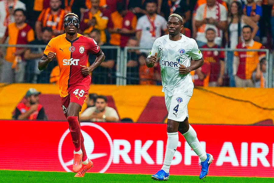 Kenneth Omeruo (dreapta) va fi prezentat de CFR Cluj. Foto: Instagram Transferul #6 la CFR Cluj: a ajuns sub comanda lui Dan Petrescu