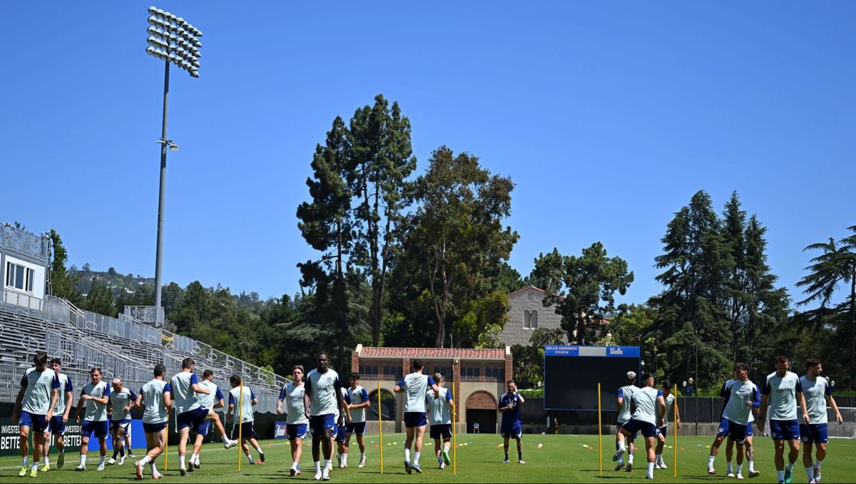 Antrenamentele lui Cristi Chivu în cantonamentul lui Inter din Los Angeles de la Mondialul Cluburilor
