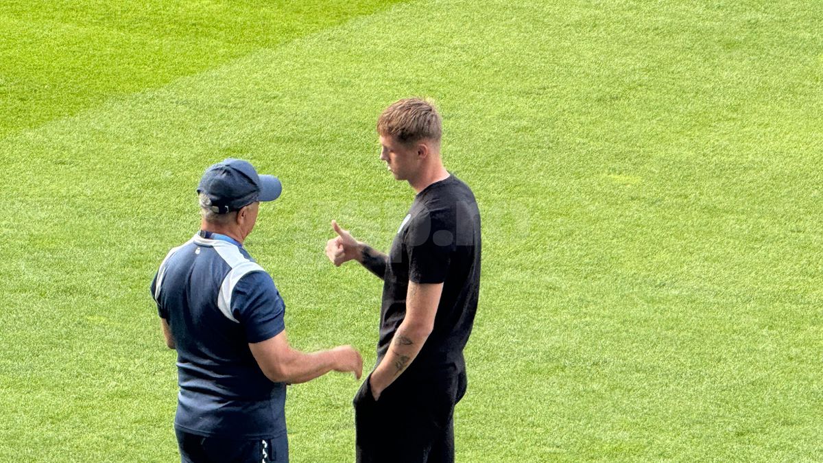 Chemat la raport! Marea țeapă a lui Șucu, printre „tricolorii” U21, înainte de România - Slovacia: scena surprinsă în stadion