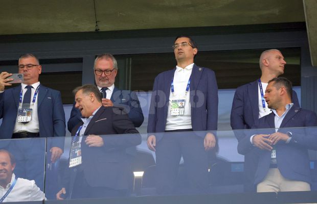 Ghici cine a venit la Bratislava! Personaj-cheie din fotbalul românesc, prezent lângă Răzvan Burleanu la România - Slovacia: detaliul de pe ecuson