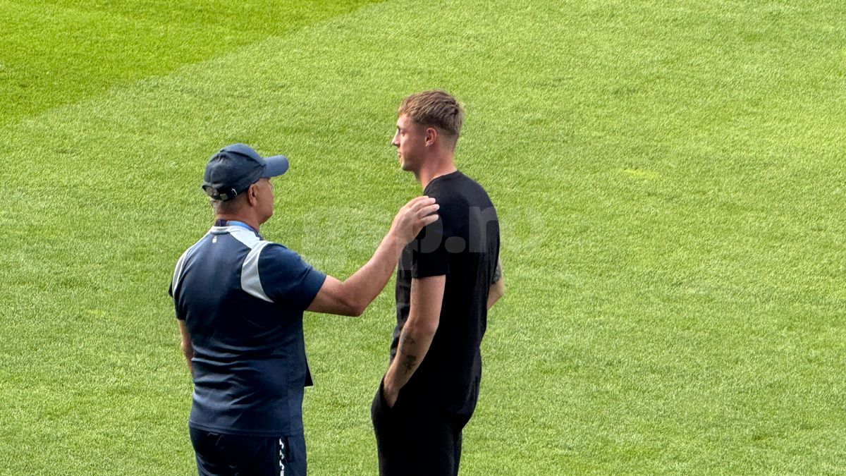 Chemat la raport! Marea țeapă a lui Șucu, printre „tricolorii” U21, înainte de România - Slovacia: scena surprinsă în stadion