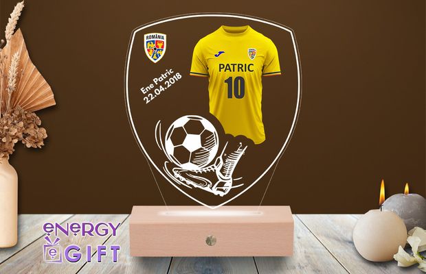 Fă-i o surpriză unică unui fan: Lampă LED 3D cu tricoul echipei favorite, personalizată cu nume și număr
