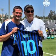 Cristi Chivu și actorul Clive Owen, în cantonamentul lui Inter din Los Angeles / Foto: inter.it