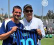 Cristi Chivu și actorul Clive Owen, în cantonamentul lui Inter din Los Angeles / Foto: inter.it