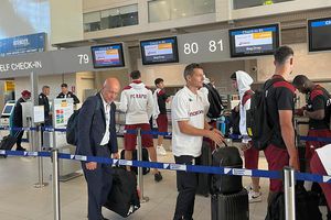 Rapid a plecat spre Slovenia » 25 de jucători în lot, inclusiv băiatul lui Dan Șucu