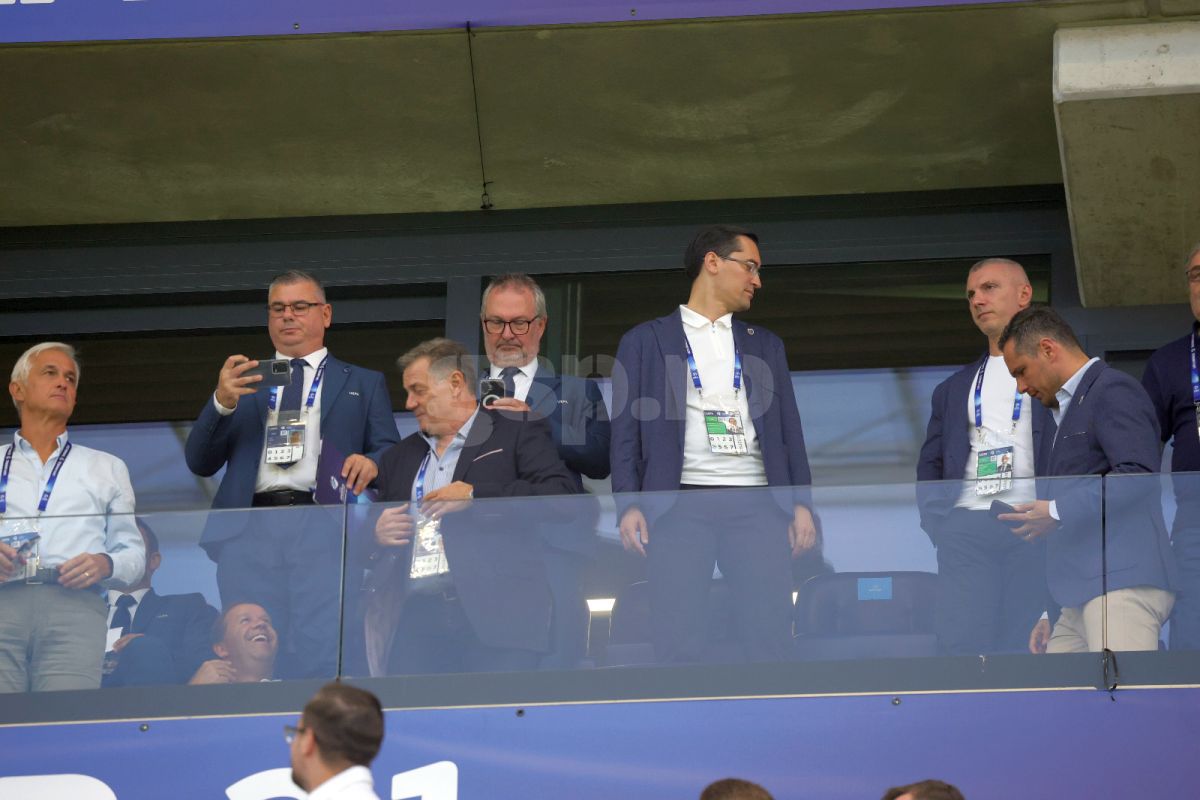 Ghici cine a venit la Bratislava! Personaj-cheie din fotbalul românesc, prezent lângă Răzvan Burleanu la România - Slovacia: detaliul de pe ecuson