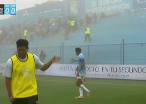 Seismul a întrerupt meciul pentru 35 de minute! » Fanii s-au panicat: un nor de praf a învăluit stadionul