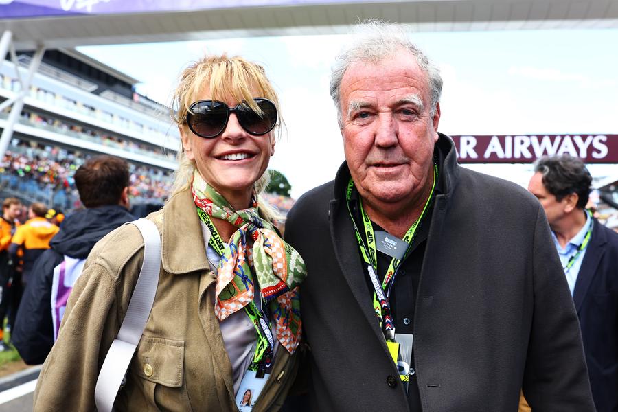 Lisa Hogan și Jeremy Clarkson, foto: Guliver/gettyimages Jeremy Clarkson, legenda „Top Gear”, a dezvăluit că are cancer: „Dacă tratamentul merge, ne vedem în sezonul 6. Dacă nu, nu”
