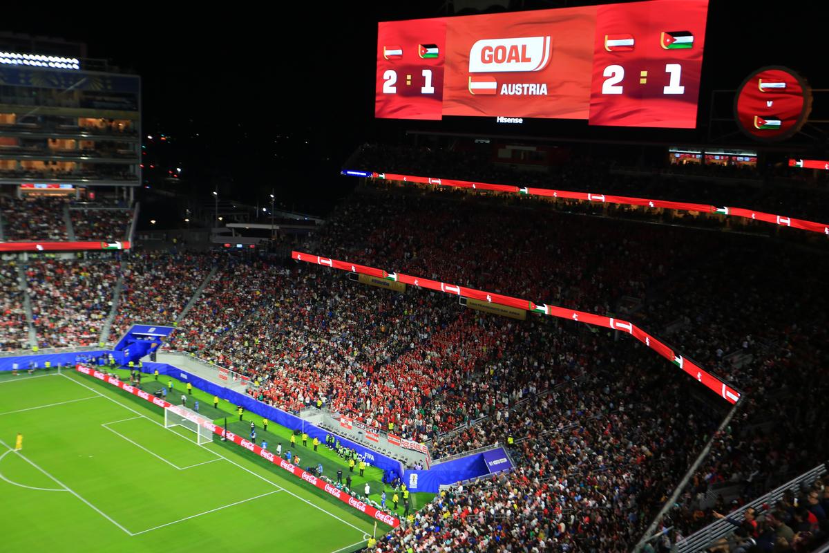 WOW! Stadionul unde România ar fi urmat să joace peste 3 zile nu seamănă cu nimic din ce am mai văzut: imagini incredibile