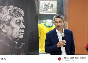 „Dacă ai fi prost, aș înțelege!” » Discursul memorabil al lui Mircea Lucescu, dezvăluit în lacrimi de Răzvan: „A închis ușa să nu ne audă mama...”