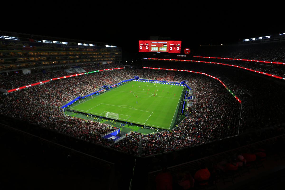 WOW! Stadionul unde România ar fi urmat să joace peste 3 zile nu seamănă cu nimic din ce am mai văzut: imagini incredibile