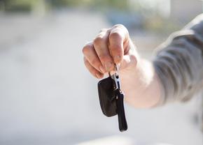 Leasing auto fără carte de muncă: în ce condiții se poate lua și ce șanse reale ai
