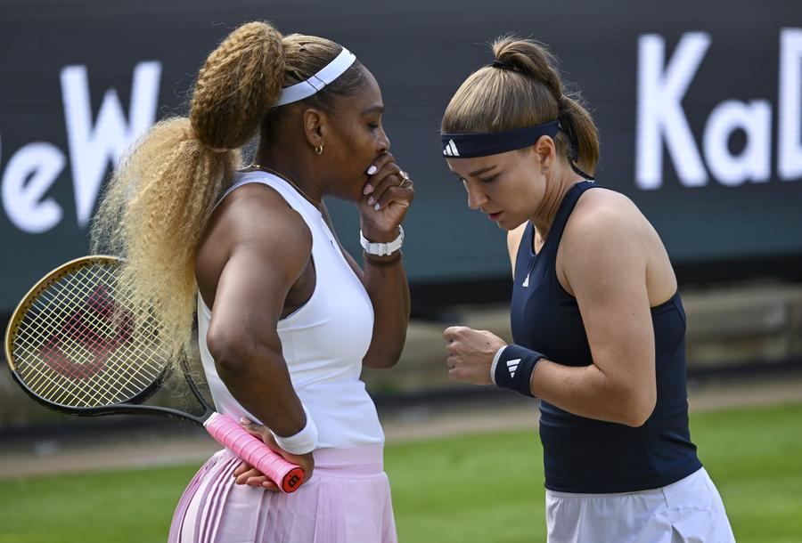 Serena Williams și Karolina Muchova la Berlin FOTO Imago Images Serena Williams, învinsă la Berlin, a dezvăluit cine a îndemnat-o să joace la Wimbledon alături de sora ei: „Cred că o să fie distractiv”
