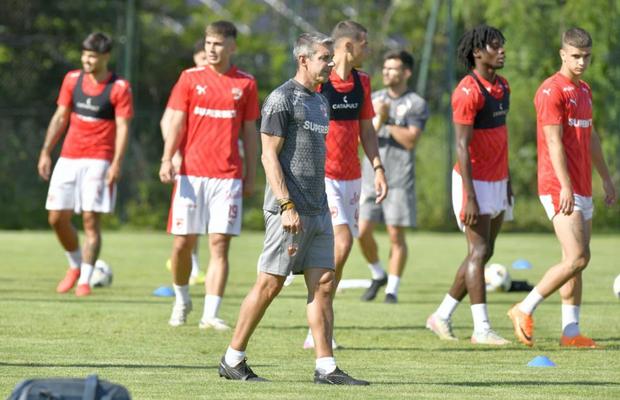 Nuno Campos va lua decizia: „Nu vor merge în cantonament” » 29 de jucători sub comanda noului antrenor al lui Dinamo