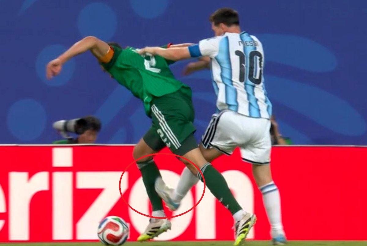 „Gafă scandaloasă!” » Faza peste care s-a trecut prea repede în Argentina - Algeria: Lionel Messi, fault de ROȘU?!