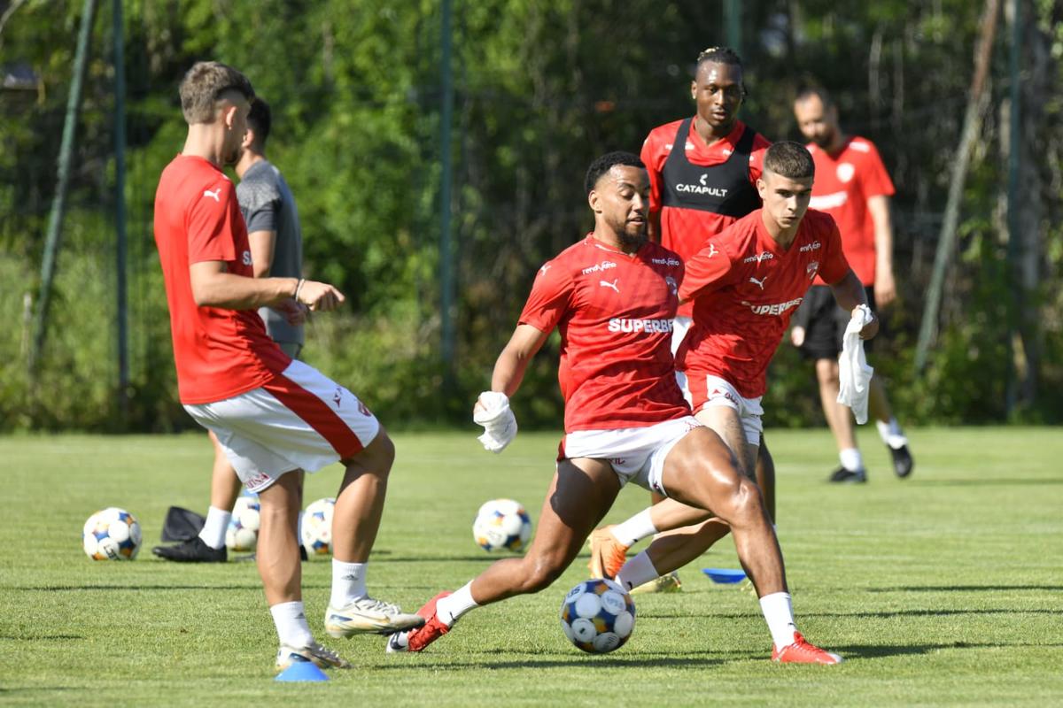 Nuno Campos va lua decizia: „Nu vor merge în cantonament” » 29 de jucători sub comanda noului antrenor al lui Dinamo