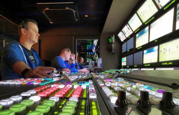 Mesaj clar pentru Dinamo de la deținătorul drepturilor TV: „Nu avem nicio înţelegere pentru cluburile care cer întreruperea campionatului doar pentru a se salva de la retrogradare în afara terenului”